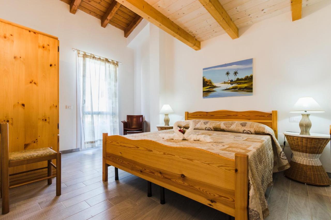 Residence Fior Di Sulcis 칼라세타 외부 사진
